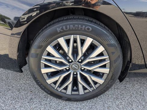 Used 2024 Nissan Altima 2.5 SV FWD image 16