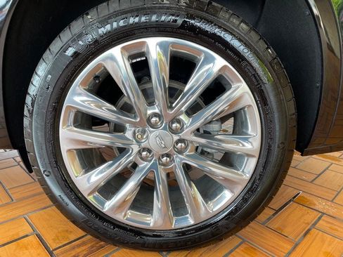 Used 2023 Cadillac XT6 Premium Luxury w/ Technology Package AWD/4WD image 35