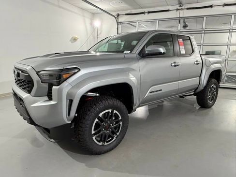 New 2025 Toyota Tacoma TRD Sport image 9