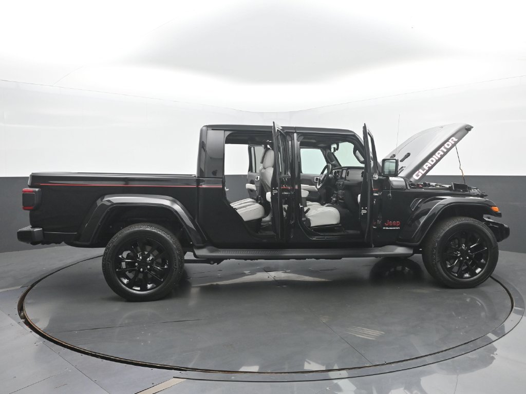 Used 2023 Jeep Gladiator Overland AWD/4WD image 65