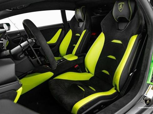 Used 2024 Lamborghini Huracan Sterrato AWD/4WD image 32