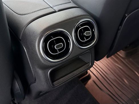 Used 2026 Mercedes-Benz GLC 300 image 26