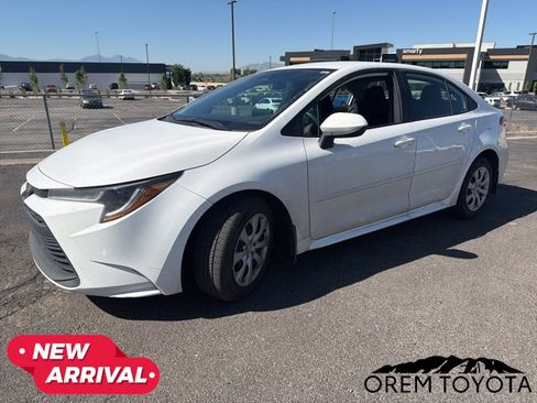 Used 2023 Toyota Corolla LE FWD image 12