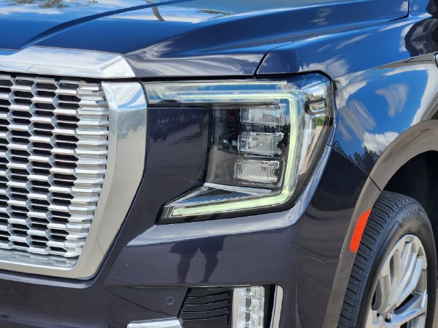 Used 2023 GMC Yukon XL Denali AWD/4WD image 9