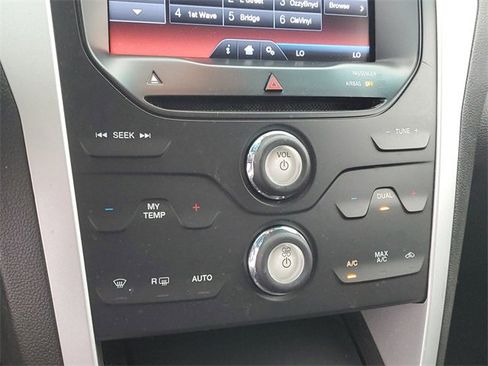 Used 2014 Ford Explorer XLT w/ Equipment Group 202A image 31