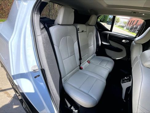 Used 2024 Volvo XC40 B5 Plus w/ Protection Package Premier AWD/4WD image 35