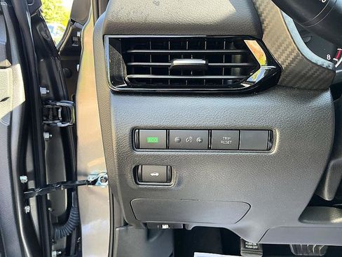 Used 2025 Nissan Sentra SV w/ All-Weather Package FWD image 13
