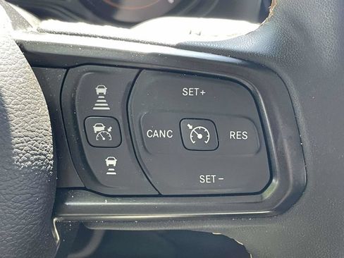 Used 2024 Jeep Gladiator Sport AWD/4WD image 30
