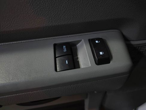 Used 2021 Ford E-350 and Econoline 350 Super Duty w/ Power Windows & Locks Group image 26