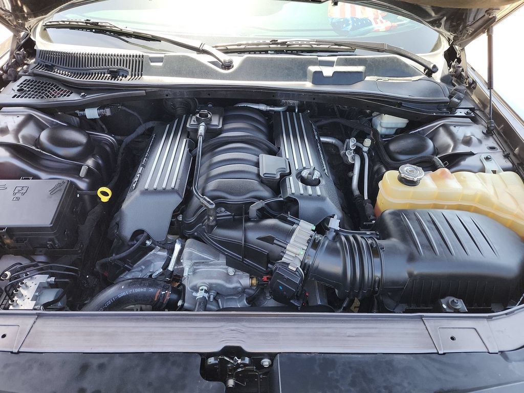Used 2015 Dodge Challenger R/T Scat Pack w/ Leather Interior Group RWD image 25