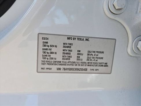 Used 2024 Tesla Model Y Long Range AWD/4WD image 17