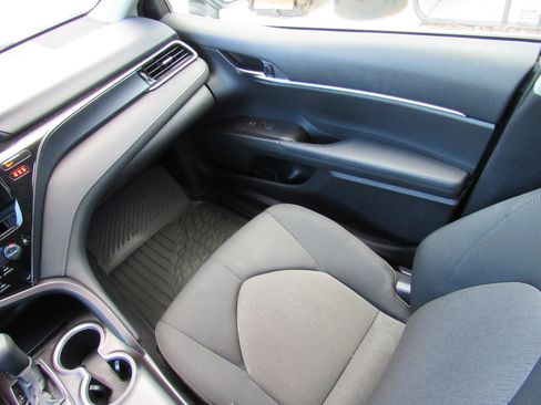 Used 2024 Toyota Camry LE image 31