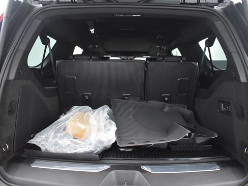 Certified 2024 Cadillac Escalade ESV Premium Luxury w/ Performance Package image 29