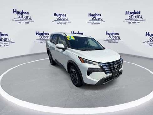 Used 2024 Nissan Rogue SV AWD/4WD image 3