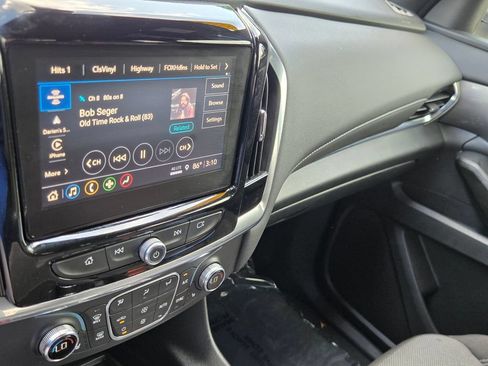 Used 2023 Chevrolet Traverse LT FWD image 20