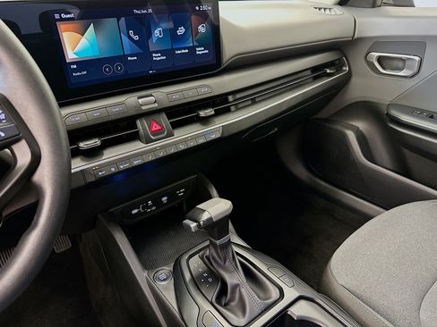 Used 2025 Kia K4 FWD image 26