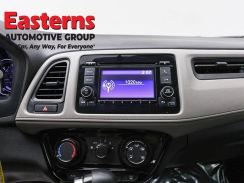Used 2022 Honda HR-V LX image 11