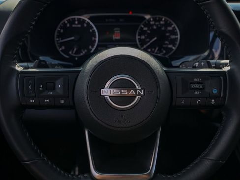 Used 2024 Nissan Pathfinder SV FWD image 23