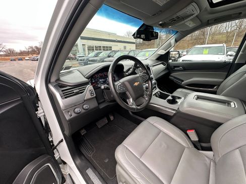Used 2019 Chevrolet Suburban LT image 38