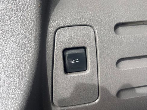 Used 2013 Ford Edge Limited AWD/4WD image 30