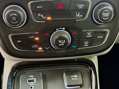 Used 2018 Jeep Compass Limited w/ Navigation Group image 24