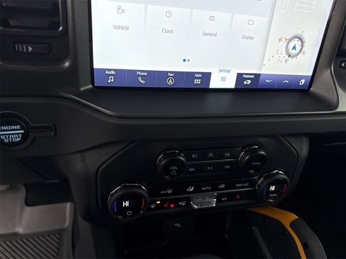 Used 2024 Ford Bronco Badlands image 30