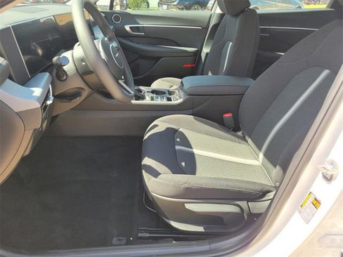 Used 2025 Hyundai Sonata SE image 19