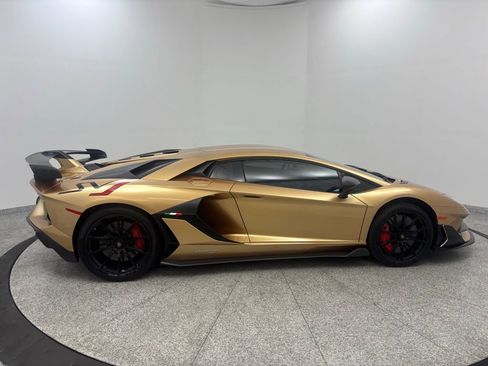 Used 2019 Lamborghini Aventador SVJ image 14