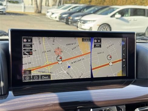 Used 2020 Lexus LX 570 4WD w/ 3rd Row & Luxury Pkg image 26