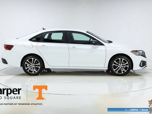 Used 2024 Volkswagen Jetta Sport image 10