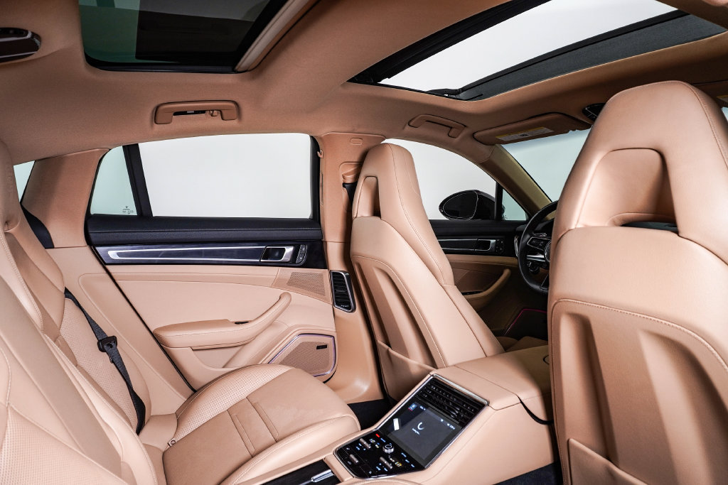 Certified 2023 Porsche Panamera 4 Platinum Edition AWD/4WD image 16