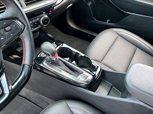 Used 2025 Chevrolet Trax RS w/ Sunroof Package image 14