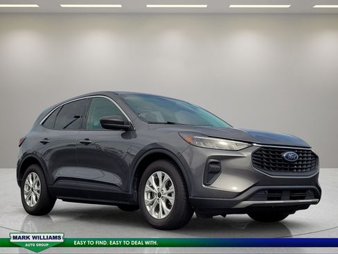 Used 2023 Ford Escape Active w/ Cold Weather Package FWD image 1