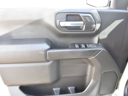 Used 2022 Chevrolet Silverado 1500 Custom Trail Boss w/ LPO, Dark Essentials Package image 12