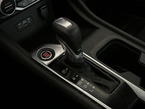 Used 2020 Nissan Sentra SV image 18