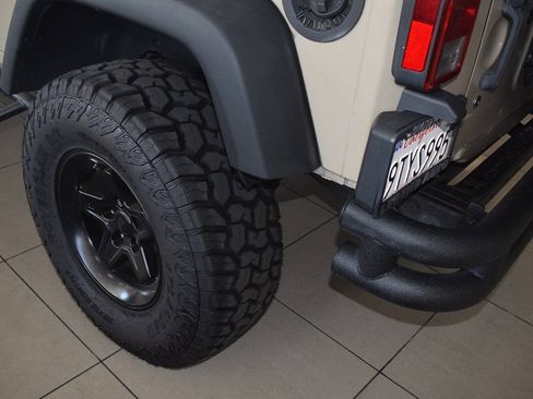 Used 2016 Jeep Wrangler Unlimited Sport w/ Quick Order Package 24S AWD/4WD image 11