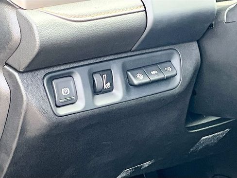 Used 2023 GMC Acadia Denali w/ Black Diamond Edition FWD image 10