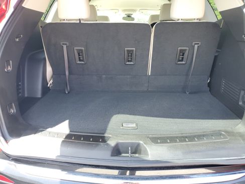 Used 2023 Buick Enclave Essence image 5