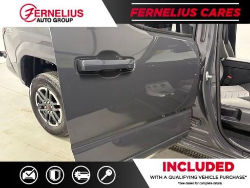 Used 2025 Toyota Tacoma TRD Sport AWD/4WD image 19