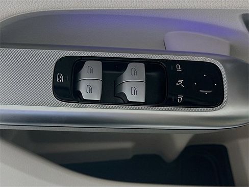 Certified 2025 Mercedes-Benz GLC 300 image 18