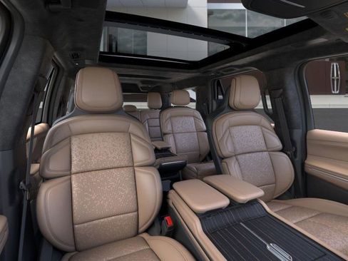 New 2026 Lincoln Navigator L Black Label AWD/4WD image 40