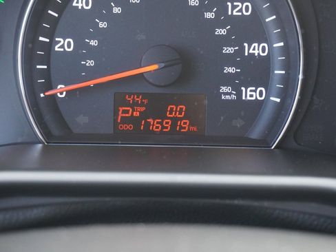 Used 2014 Kia Sorento LX image 11