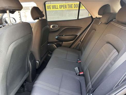 Used 2020 Hyundai Venue SEL FWD image 20