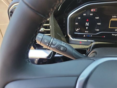 New 2025 GMC Sierra 1500 SLE w/ Preferred Package image 17