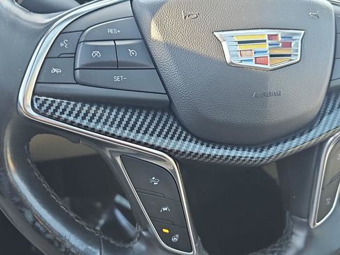 Used 2018 Cadillac XT5 Luxury w/ Driver Awareness Package image 22