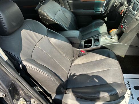 Used 2014 Subaru Outback 2.5i Limited w/ Moonroof Package AWD/4WD image 12
