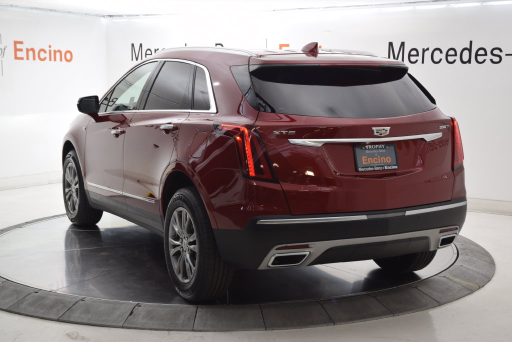 Used 2023 Cadillac XT5 Premium Luxury w/ LPO, Floor Liner Package FWD image 4