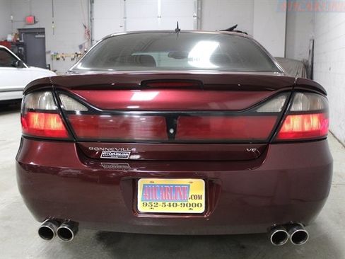 Used 2005 Pontiac Bonneville GXP image 29