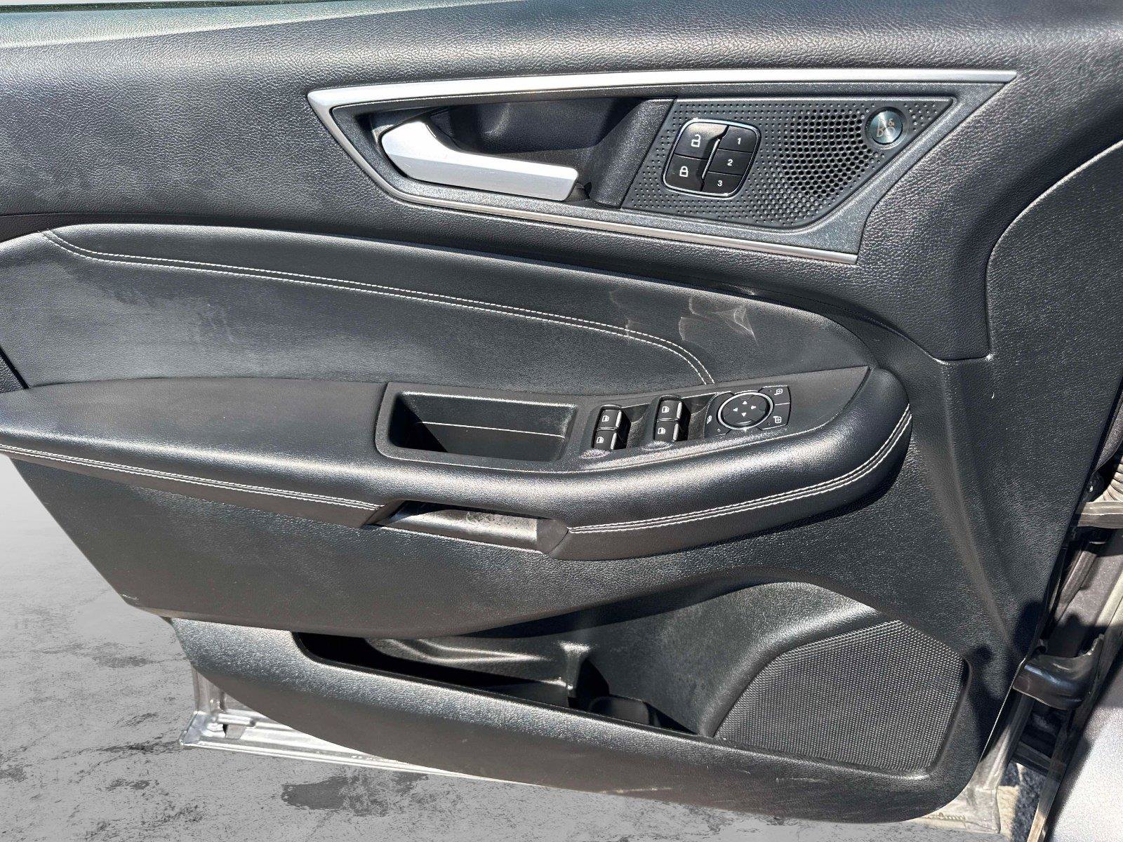 Used 2024 Ford Edge Titanium AWD/4WD image 13