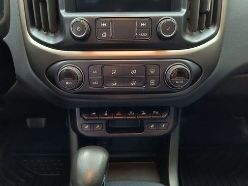 Used 2022 Chevrolet Colorado Z71 AWD/4WD image 15